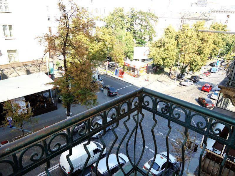 Hostel Kreshatik Kiev Exterior foto